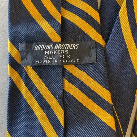 Vintage Brooks Brothers Makers 100% silk blue yellow gold tie striped - Picture 4 of 4